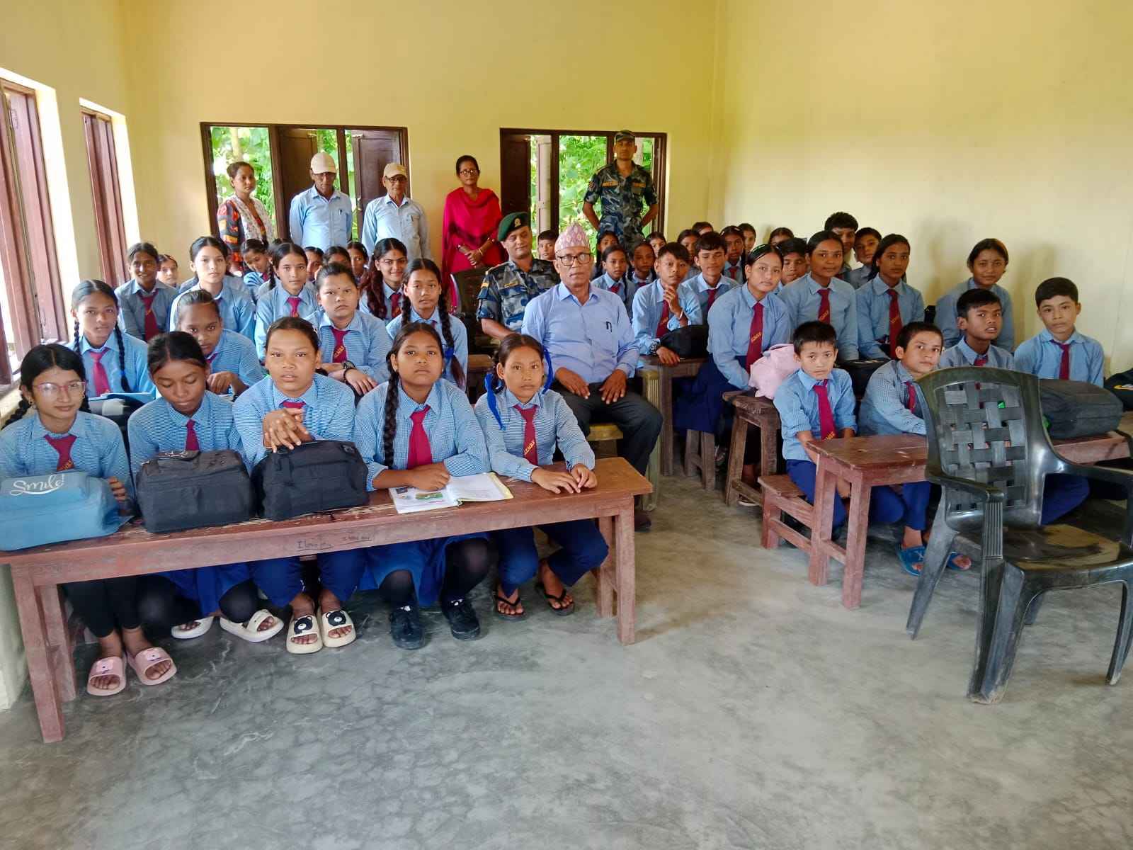 विद्यालयको तस्बीरहरू